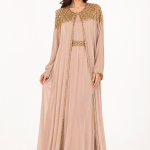 Elegant Beige Festklänning med Guldabaya