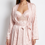Lyxigt Jacquard Satin Set: Nattlinne & Kort Morgonrock